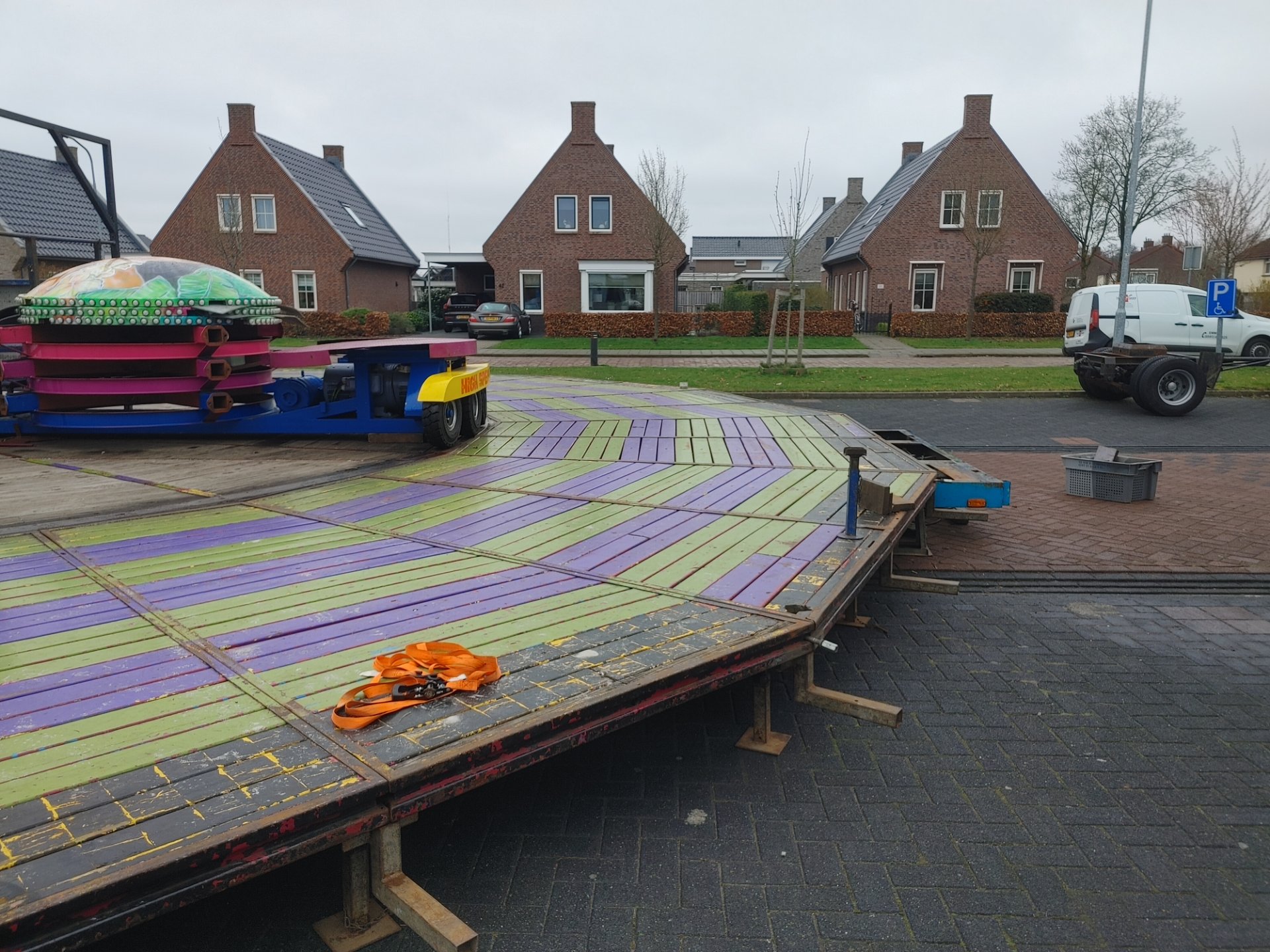 Klazienaveen Opbouw