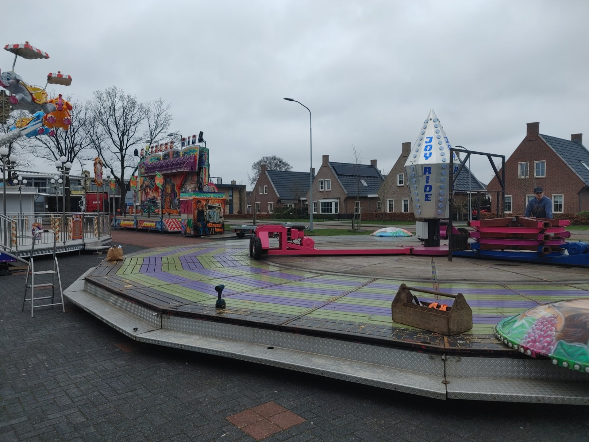 Klazienaveen Opbouw
